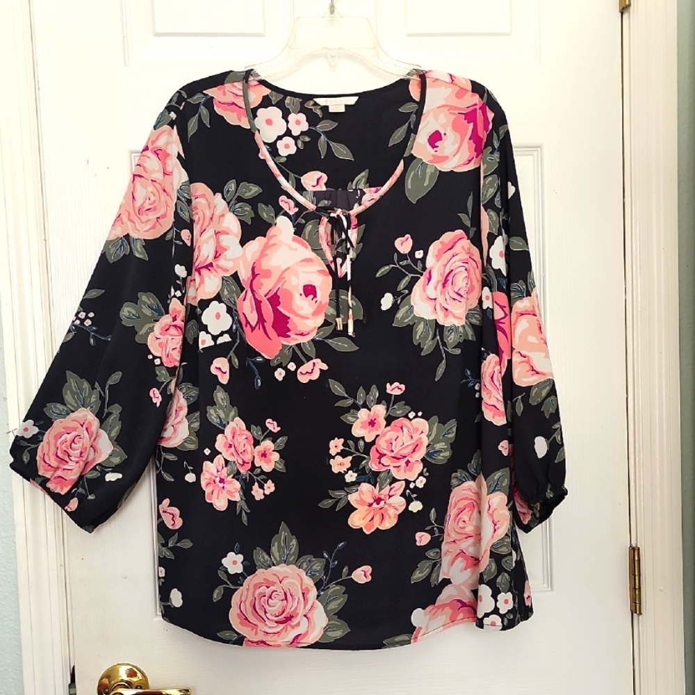 C & E WOMAN'S TOP